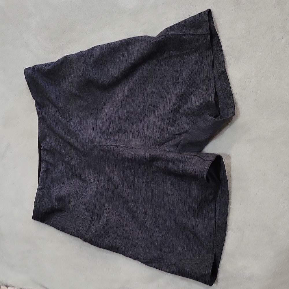 Victoria's Secret PINK Shorts - Picture 2 of 11